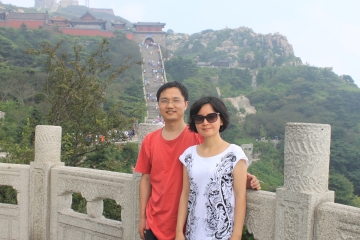 图书馆洪蓉夫妇