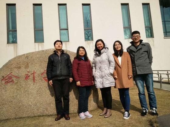 会计学院学生办公室照片